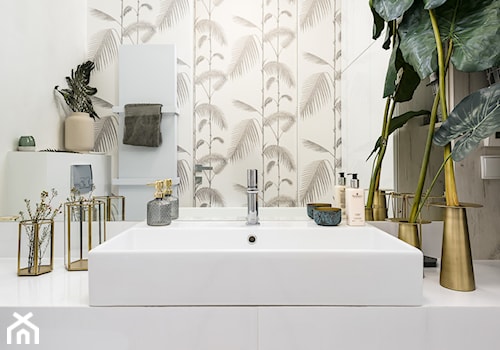 Łazienka minimalistki - Mała bez okna z lustrem łazienka, styl minimalistyczny - zdjęcie od Q2Design