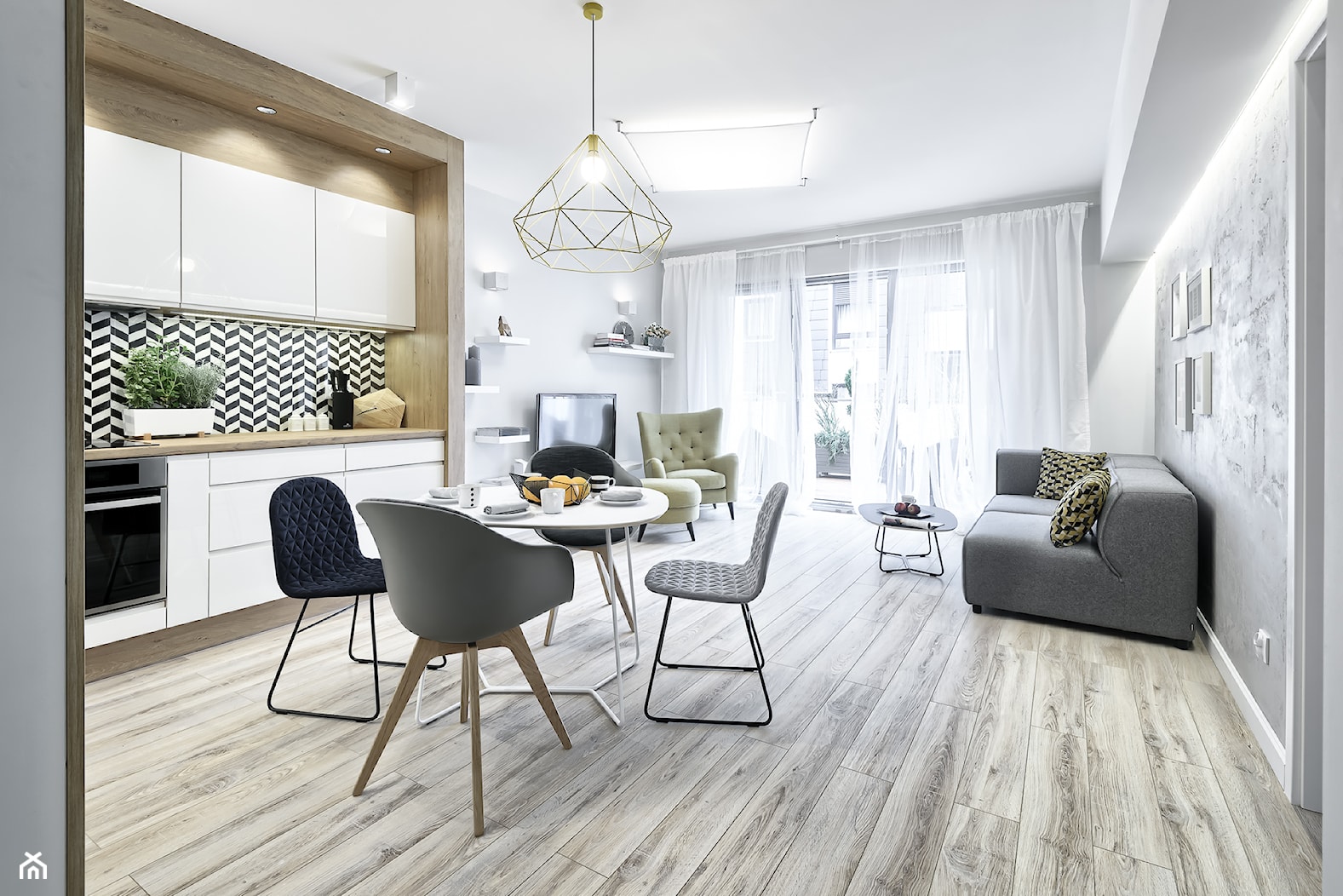 Mieszkanie pokazowe - Średni biały szary salon z kuchnią z jadalnią z tarasem / balkonem, styl skan ... - zdjęcie od Q2Design - Homebook