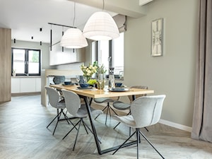 Dom jednorodzinny - Średnia szara jadalnia w salonie, styl nowoczesny - zdjęcie od Maciejewska Design