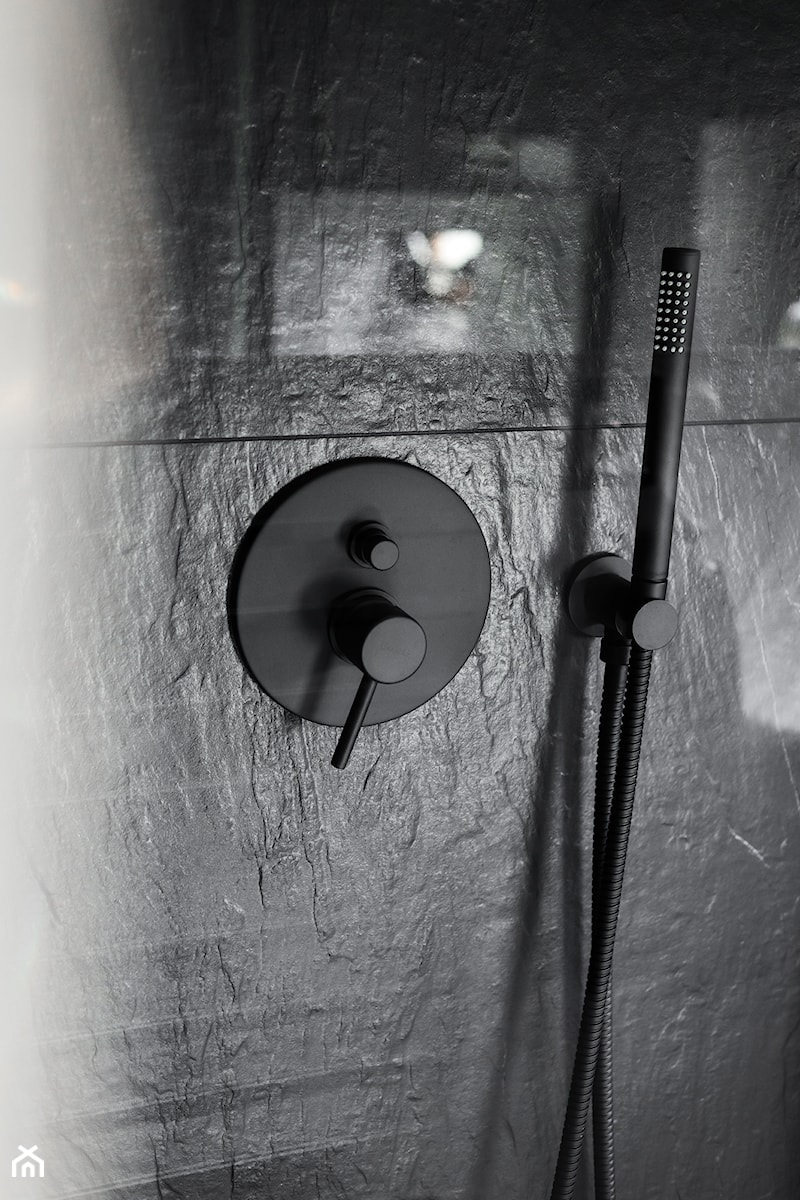 czarna łazienka detale - zdjęcie od Maciejewska Design