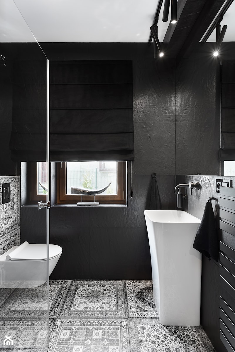 czarna łazienka - zdjęcie od Maciejewska Design