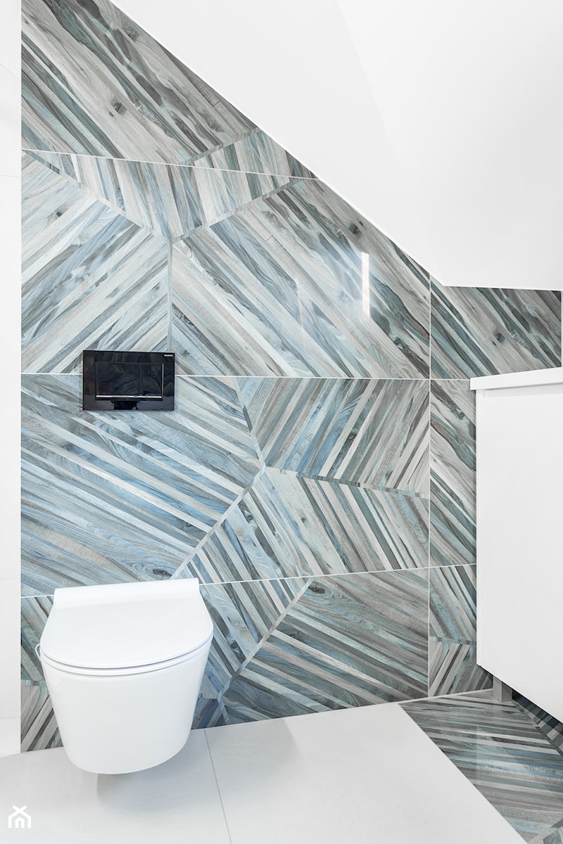 Dom jednorodzinny - Mała na poddaszu łazienka, styl nowoczesny - zdjęcie od Maciejewska Design