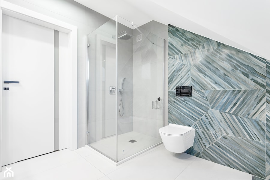 Dom jednorodzinny - Mała na poddaszu łazienka, styl nowoczesny - zdjęcie od Maciejewska Design