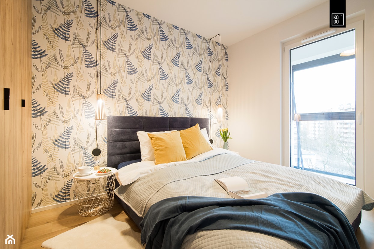 WNĘTRZE Z PASJĄ - Średnia biała niebieska sypialnia, styl nowoczesny - zdjęcie od KODO projekty i realizacje wnętrz - Homebook