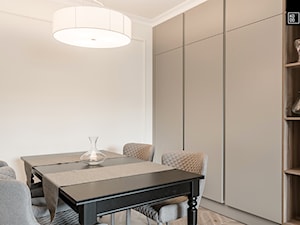 ELEGANCKA GRABISZYŃSKA - Mała biała jadalnia jako osobne pomieszczenie, styl tradycyjny - zdjęcie od KODO projekty i realizacje wnętrz