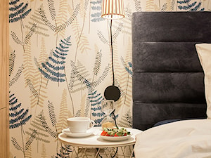 WNĘTRZE Z PASJĄ - Mała biała sypialnia, styl nowoczesny - zdjęcie od KODO projekty i realizacje wnętrz