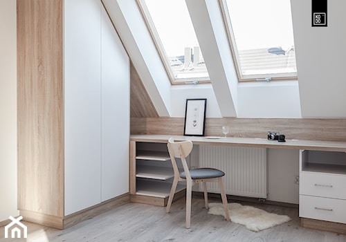 Nowe Kowale - Małe z zabudowanym biurkiem białe biuro, styl nowoczesny - zdjęcie od KODO projekty i realizacje wnętrz