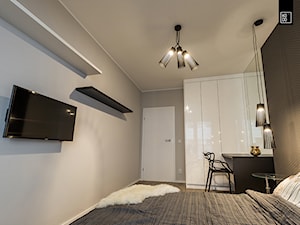 GEOMETRIA KONTROLOWANA - Mała szara sypialnia, styl minimalistyczny - zdjęcie od KODO projekty i realizacje wnętrz