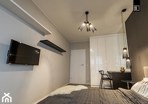 GEOMETRIA KONTROLOWANA - Mała szara sypialnia, styl minimalistyczny - zdjęcie od KODO projekty i realizacje wnętrz