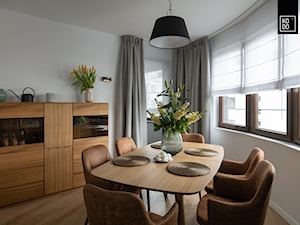 CIEPŁO - ZIMNO - Średnia biała jadalnia jako osobne pomieszczenie, styl tradycyjny - zdjęcie od KODO projekty i realizacje wnętrz