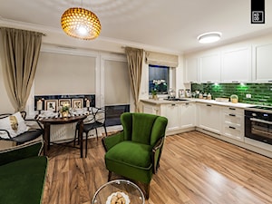 MINI KAWALERKA - OLIMPIA PORT - Średni biały salon z kuchnią z jadalnią - zdjęcie od KODO projekty i realizacje wnętrz