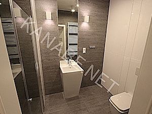 APARTAMENT 72 m2 - PROMENADA SOLNA - KIELCE - Łazienka, styl nowoczesny - zdjęcie od KAnaBE