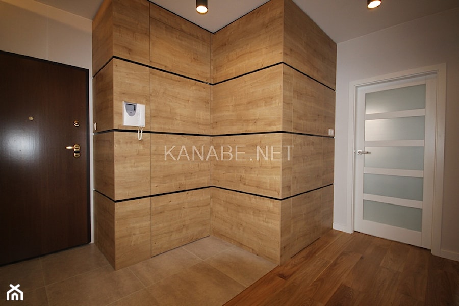 Męski Apartament 72m2 - Hol / przedpokój, styl minimalistyczny - zdjęcie od KAnaBE