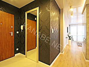 NOWOCZESNY GLAMOUR APARTAMENT 49 m2 - OSIEDLE PARKOWE- KIELCE - Hol / przedpokój, styl glamour - zdjęcie od KAnaBE