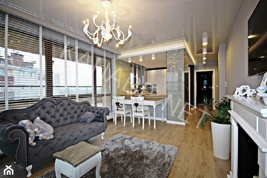 NOWOCZESNY GLAMOUR APARTAMENT 49 m2 - OSIEDLE PARKOWE- KIELCE - Salon, styl glamour - zdjęcie od KAnaBE