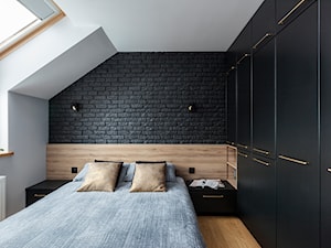 Sypialnia na poddaszu - zdjęcie od OOMM Monika Buzun architekt wnętrz
