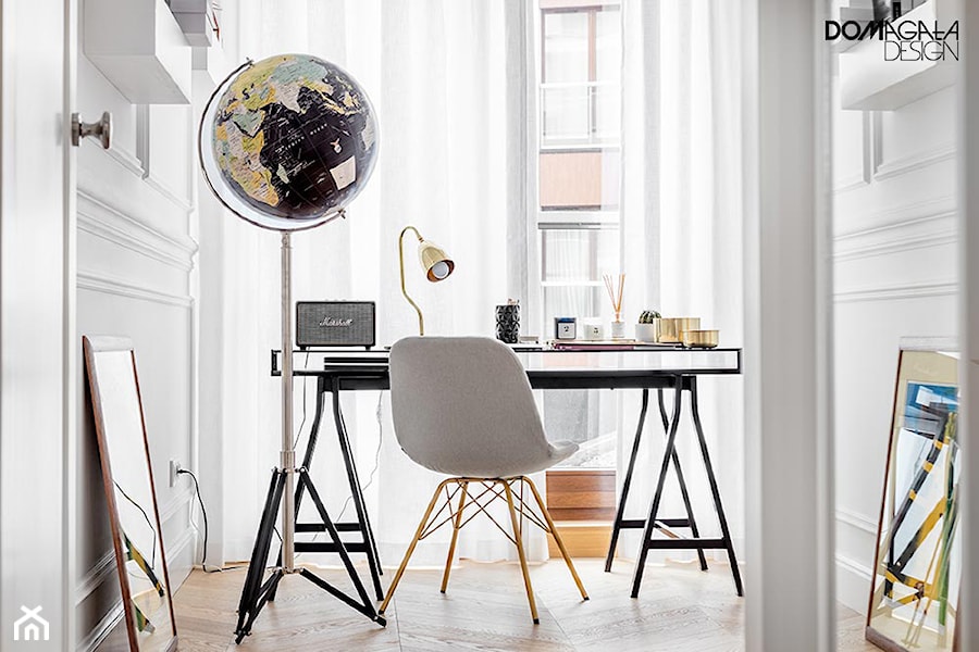 Miejski Styl - konkurs - Małe w osobnym pomieszczeniu białe biuro, styl nowoczesny - zdjęcie od DOMagała Design