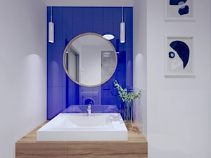 Łazienka z kobaltowym akcentem - Łazienka, styl minimalistyczny - zdjęcie od Anna Freier Architektura Wnętrz