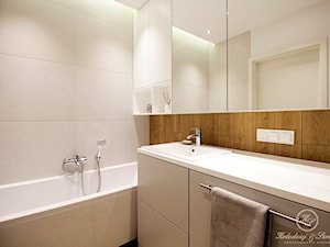 THREE COLOURS - Mała bez okna z punktowym oświetleniem łazienka, styl nowoczesny - zdjęcie od Kołodziej & Szmyt Projektowanie Wnętrz