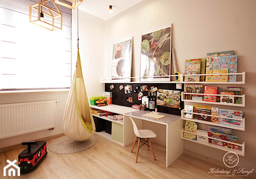 WOLA - Mały beżowy pokój dziecka dla nastolatka dla chłopca, styl skandynawski - zdjęcie od Kołodziej & Szmyt