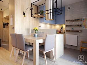 WOLA - Średnia otwarta szara z zabudowaną lodówką kuchnia w kształcie litery u, styl industrialny - zdjęcie od Kołodziej & Szmyt Projektowanie Wnętrz