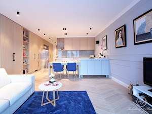 NAVY - Duży beżowy biały salon z kuchnią z jadalnią, styl nowoczesny - zdjęcie od Kołodziej & Szmyt Projektowanie Wnętrz