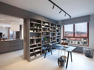 Nowoczesne mieszkanie dla rodziny – zobacz wnętrza w stylu skandynawskim - Biuro - zdjęcie od afgi