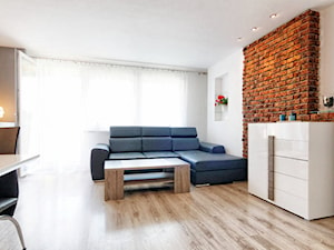 Mieszkanie w Łaziskach Górnych (Centrum) - Mały biały salon z jadalnią - zdjęcie od Beata Fajkus Fotografia Nieruchomości