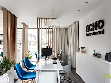 Aranżacje wnętrz - Biuro: biuro sprzedaży Echo Zebra - Biuro, styl nowoczesny - ESSA Architektura. Przeglądaj, dodawaj i zapisuj najlepsze zdjęcia, pomysły i inspiracje designerskie. W bazie mamy już prawie milion fotografii!