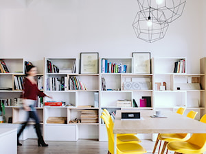 nasze biuro :) - Średnia biała jadalnia jako osobne pomieszczenie - zdjęcie od ESSA Architektura