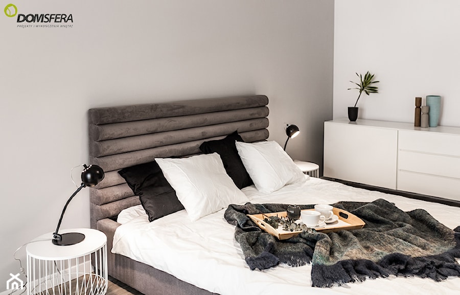 mieszkanie dwupokojowe Wrocław - Mała szara sypialnia, styl nowoczesny - zdjęcie od ESSA Architektura