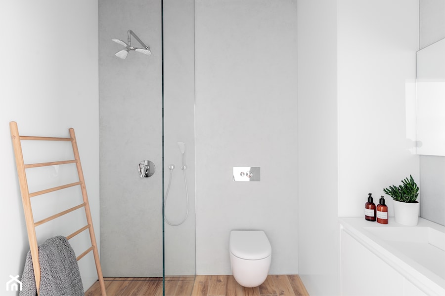 Projekt Mieszkania 132m2 | Mokotów - Mała na poddaszu bez okna łazienka, styl minimalistyczny - zdjęcie od Framuga studio