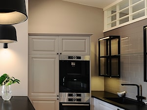 Sopocki apartament w stylu Retro, 50m2 - Kuchnia, styl tradycyjny - zdjęcie od studio POTORSKA