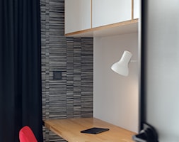 Dwupoziomowy apartament w Gdańsku 120 m - Małe z zabudowanym biurkiem białe biuro, styl nowoczesny - zdjęcie od studio POTORSKA - Homebook