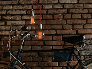 Lampa wisząca loft kolrowe kable z industrialną oprawką - zdjęcie od IminDesign