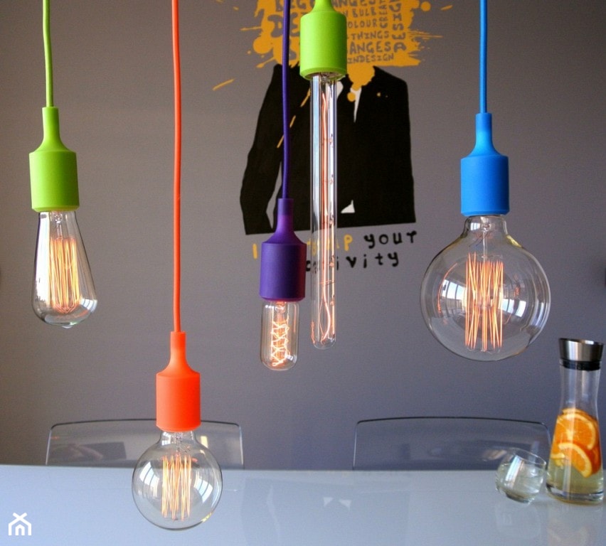 Nowoczesne lampy od imindesign z kolorwym przewodem w tekstylnym oplocie i silikonową oprawką - zdjęcie od IminDesign - Homebook