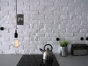 Lampa wisząca kolorowe kable czarna z silikonową oprawką - zdjęcie od IminDesign