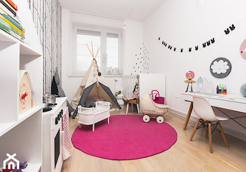 Pokoje dziecięce - aranżacja oraz stylizacja sesji dla sklepu Kalaluszek - Średni biały pokój dziecka dla dziecka dla dziewczynki, styl skandynawski - zdjęcie od ARCHISSIMA