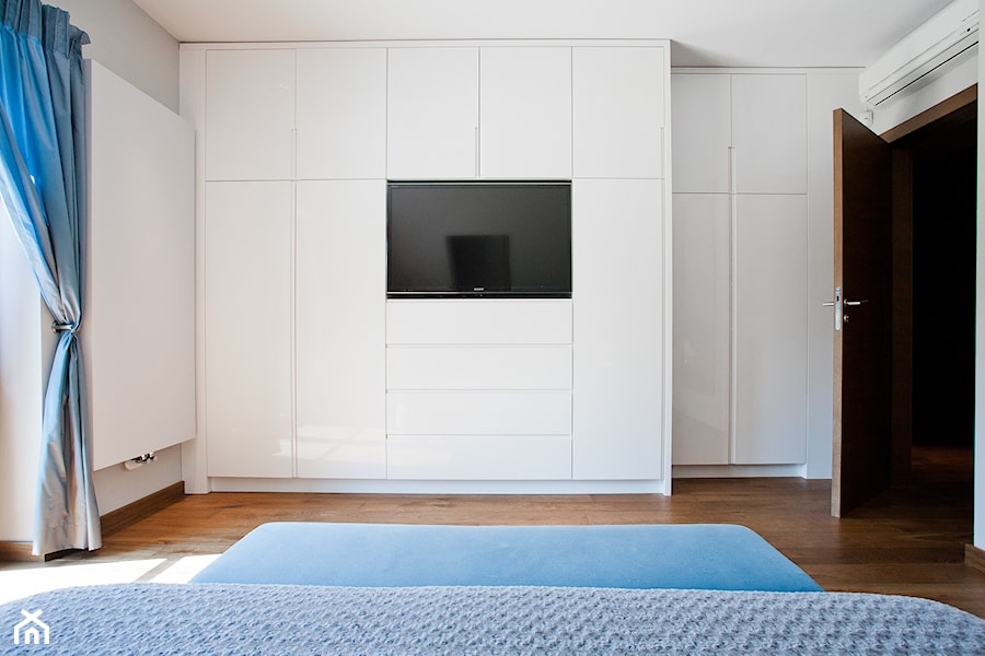 Dom w Krakowie - realizacja - Średnia biała sypialnia, styl nowoczesny - zdjęcie od ARCHISSIMA