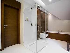Dom w Krakowie - realizacja - Średnia na poddaszu łazienka, styl nowoczesny - zdjęcie od ARCHISSIMA