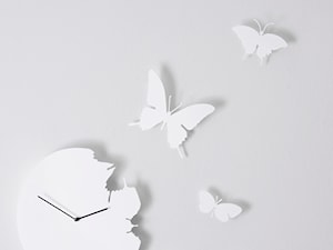 Biały zegar ścienny Butterfly, proj. Susanne Philippson 749 zł, ploneres.pl - zdjęcie od Ploneres.pl