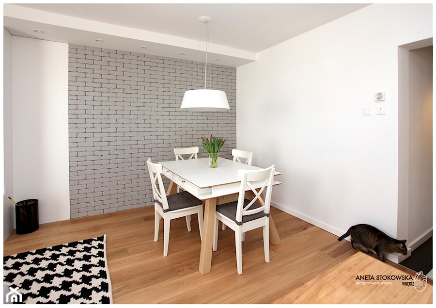METAMORFOZA NA PRADZE - Mała biała jadalnia jako osobne pomieszczenie, styl nowoczesny - zdjęcie od WNĘTRZNOŚCI Projektowanie wnętrz Aneta Stokowska