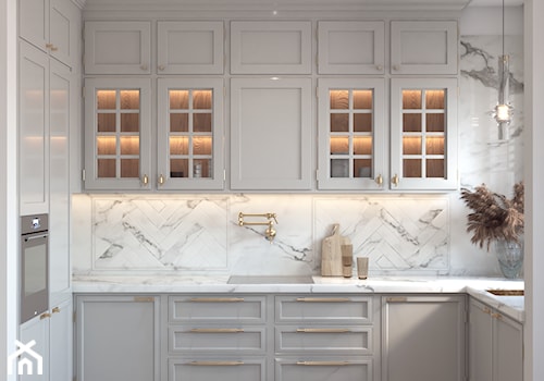 127 - Mała z salonem biała z zabudowaną lodówką z podblatowym zlewozmywakiem kuchnia w kształcie litery u z oknem, styl tradycyjny - zdjęcie od MADA design