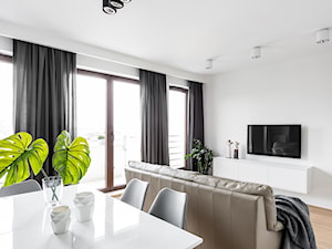 mieszkanie prywatne 60m2 - "Horyzonty Gdyni" - Średni biały salon z jadalnią z tarasem / balkonem, styl nowoczesny - zdjęcie od studio 1111
