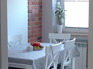 REAL - MIESZKANIE PRZY LENARTOWICZA - Średnia biała jadalnia jako osobne pomieszczenie, styl nowoczesny - zdjęcie od Studio Architektury Wnętrz "rychtownia"