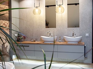 REAL - LUXURY BATH - Średnia bez okna z dwoma umywalkami z punktowym oświetleniem łazienka, styl nowoczesny - zdjęcie od Studio Architektury Wnętrz "rychtownia"