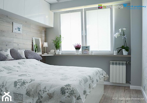 REAL - MIESZKANIE PRZY LENARTOWICZA - Mała szara sypialnia, styl nowoczesny - zdjęcie od Studio Architektury Wnętrz "rychtownia"