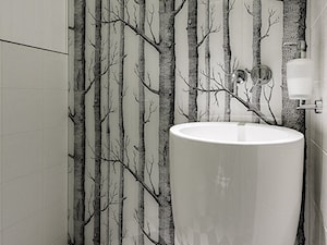 Kolorowy minimalizm - Bez okna ze szkłem na ścianie łazienka - zdjęcie od Pracownia projektowa Poco Design
