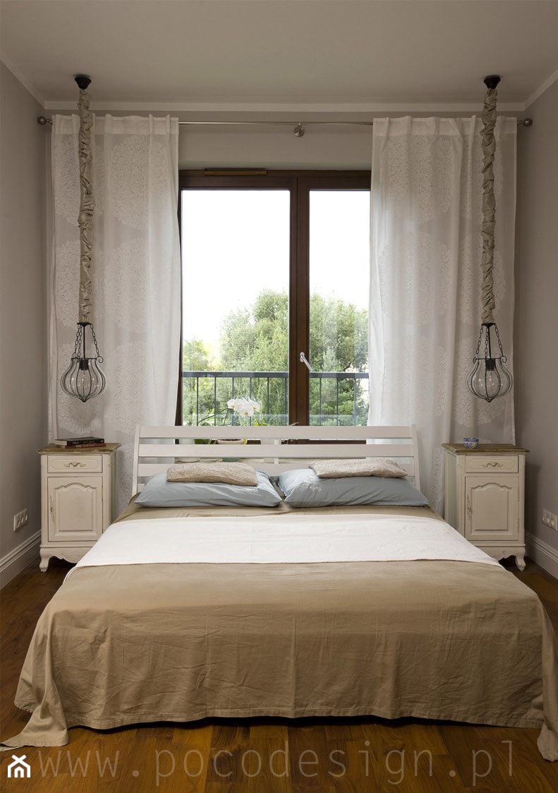 Pastelowy Wilanów - Średnia szara sypialnia - zdjęcie od Pracownia projektowa Poco Design