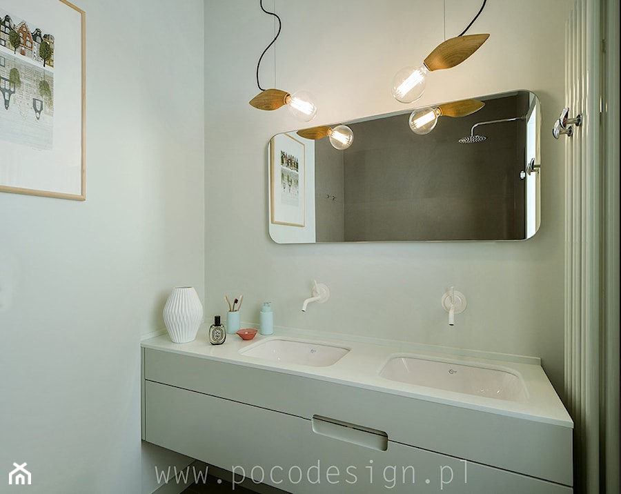Ażur w pastelach - Bez okna z lustrem z dwoma umywalkami łazienka - zdjęcie od Pracownia projektowa Poco Design